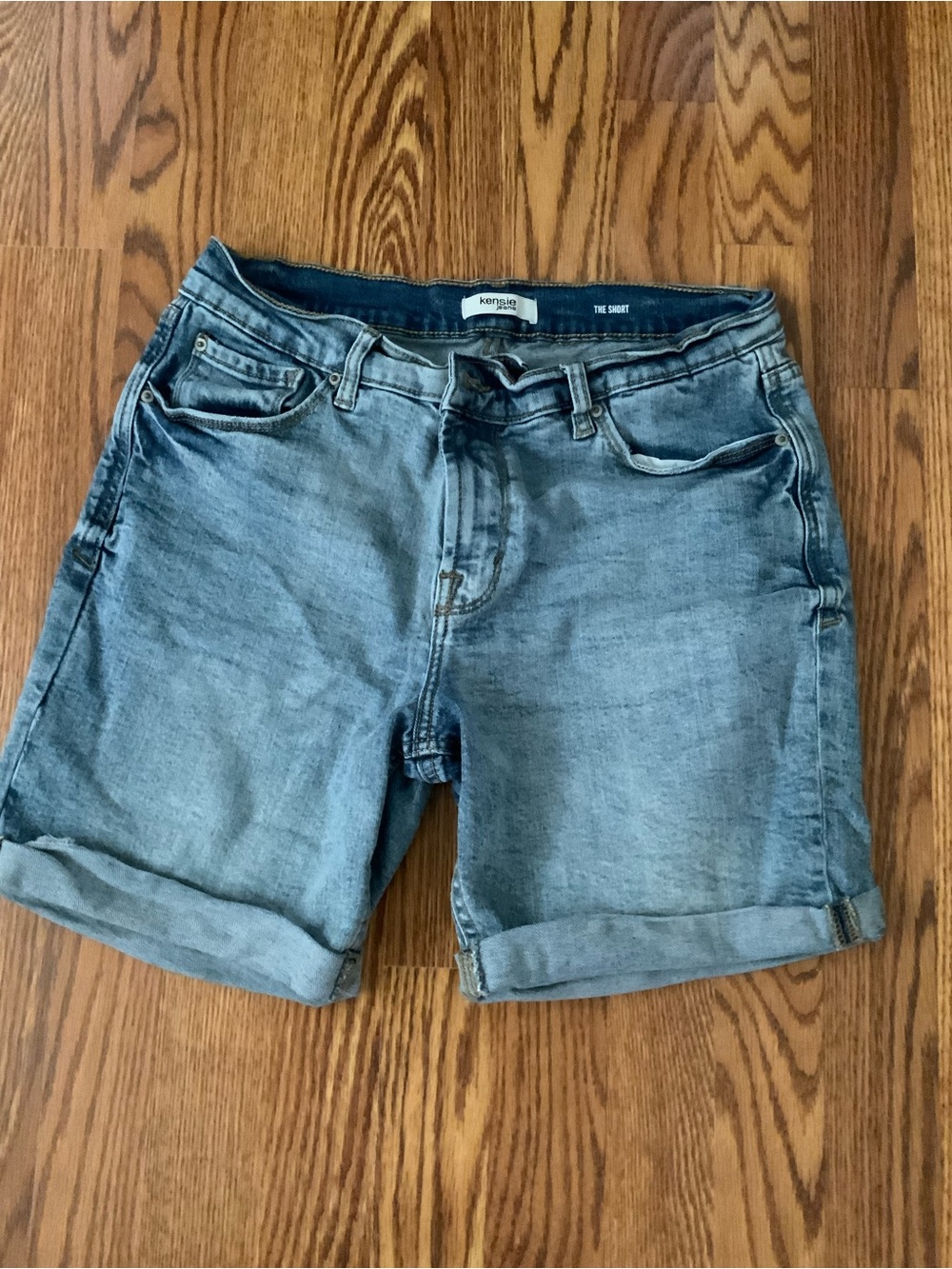 Kensie Jeans The Short Light Wash Blue Denim Bermuda Shorts Cuffed 8 #0031